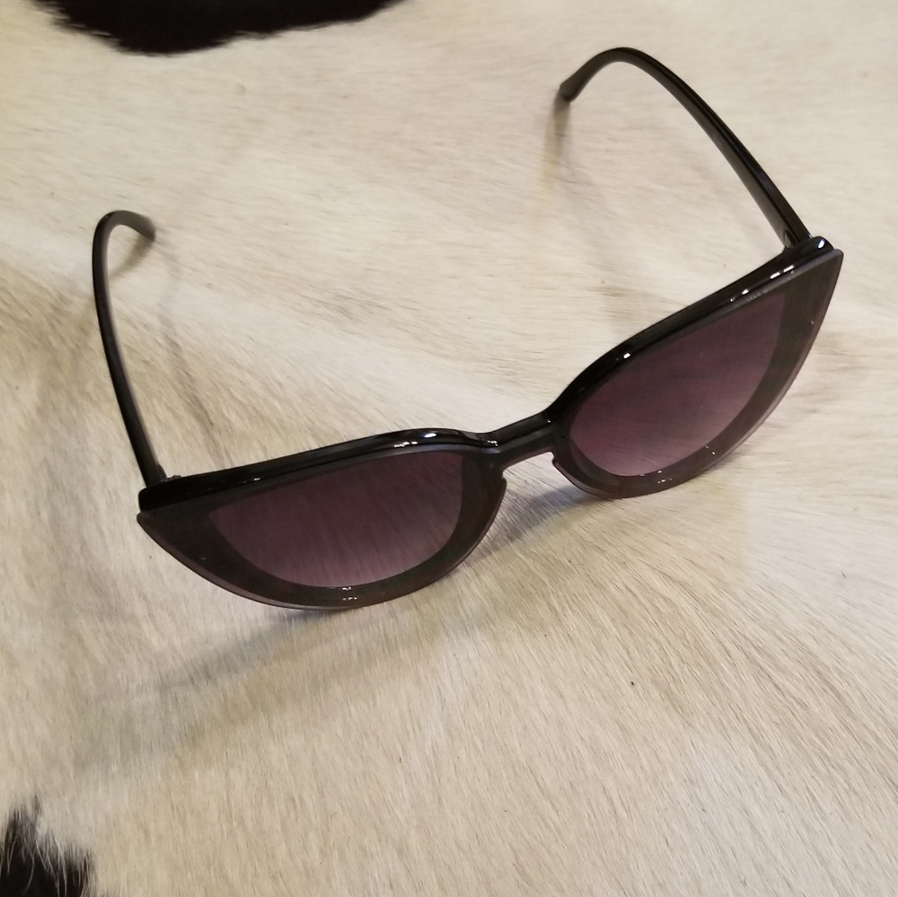 (sold) 😎 - Picture 2 of 2